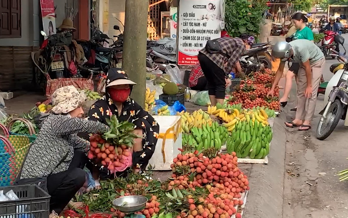 Vải thiều Thanh Hà tiêu thụ nhiều ở chợ dân sinh